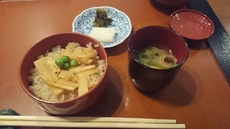 タケノコご飯　お米が美味しい.jpg