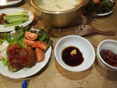 ピーマンの肉詰めと湯豆腐.jpg