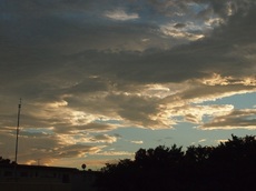 夕日が雲を染め始めました.jpg