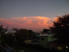 夕陽とは反対側の雲が赤く染まって.jpg