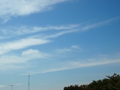 朝のポンポン雲から　流れるような雲に.jpg