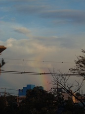 東の空の虹は雲への階段♪.jpg