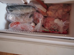 肉魚は使いやすいように小分けにして冷凍.jpg