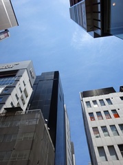 都会のビルは空を切り取ります.jpg