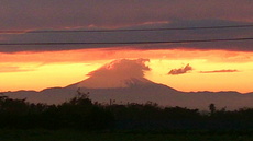 myさんのよーさんが送ってくれました　夕焼け富士山.jpg